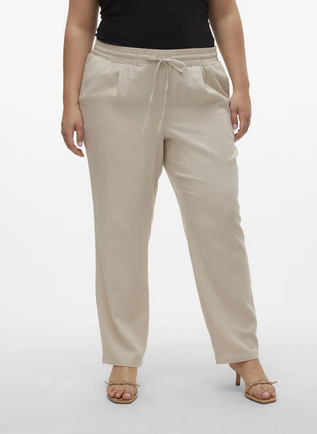 VERO MODA CURVE JESMILO - Pantalón recto de mezcla de lino de talle alto en beige